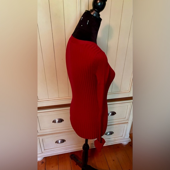 🔥INC International Concepts Silk Blend Fitted Ribbed Sweaters x 2-Black & Red🔥 - Picture 3 of 7